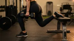 Como fazer corretamente os agachamentos split búlgaros: técnica, erros comuns e dicas.