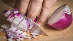 Como eliminar o cheiro a cebola das mãos: quatro truques simples de cozinha que normalmente resultam