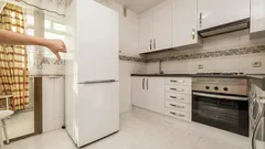 Diga adeus à localização tradicional do frigorífico: a nova tendência é uma solução mais estética e prática para a sua cozinha.