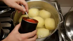 Experimente adicionar esta especiaria à água em que coze as batatas — o resultado vai surpreendê-lo.