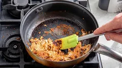 Como limpar uma panela queimada em 10 segundos: o truque que se usa nos restaurantes