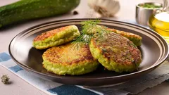 Costeletas de curgete vão conquistar até os gourmets: o segredo de uma receita antiga perfeita